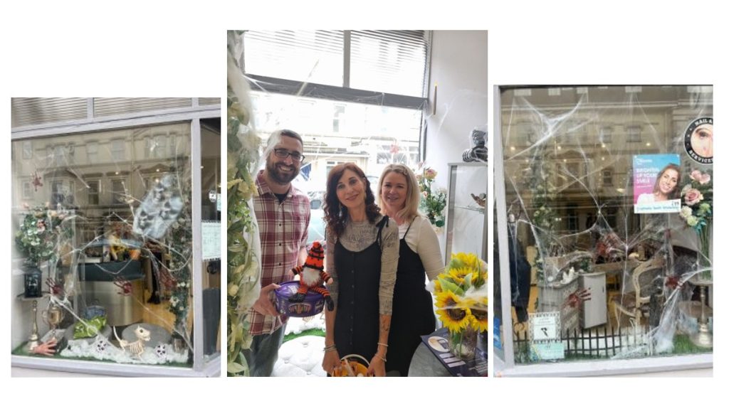 Mayor Cllr Alex Lightfoot with Debbie and Charlene at winning entry Guys and Dolls